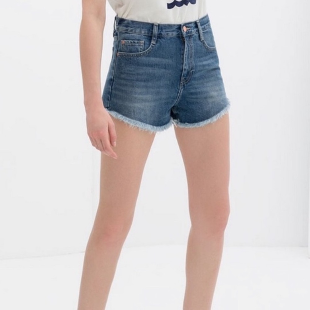 Zara High Waist Short Jeans Raw Hem Size 6 NWT